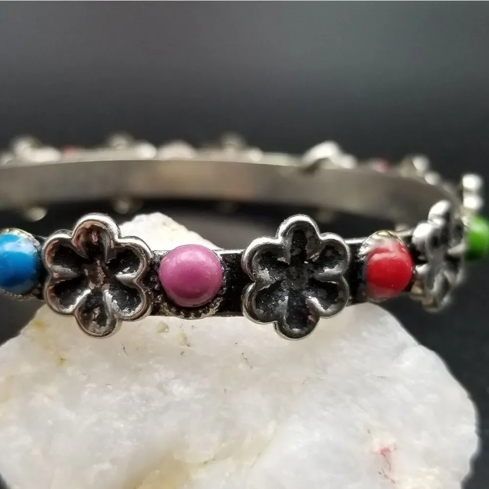 VINTAGE! Flower Power Wreath Bracelet. B332